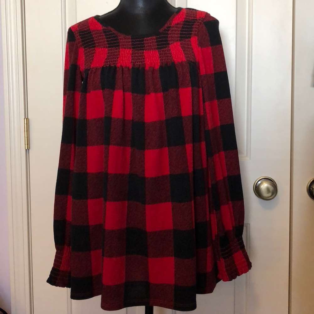 143 Story Top Tunic Medium Black Red Plaid